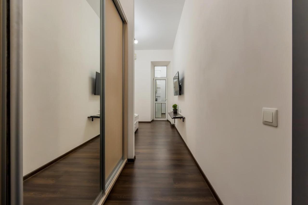 Rv Old City Apartment Velyka Vasylkivska 28,Self Check-In 24Х7 كييف المظهر الخارجي الصورة