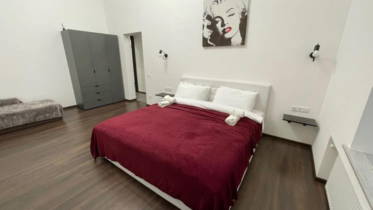 Rv Old City Apartment Velyka Vasylkivska 28,Self Check-In 24Х7 كييف المظهر الخارجي الصورة